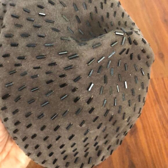 Christine Vintage Park Ave., New York elegant hat with mesh veil beaded gray - Picture 6 of 7